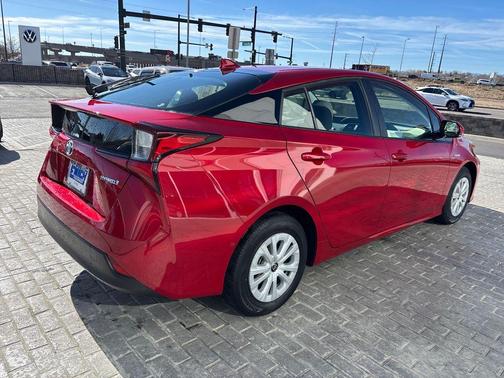 2019 Toyota Prius LE