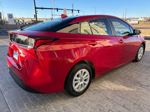 2019 Toyota Prius LE