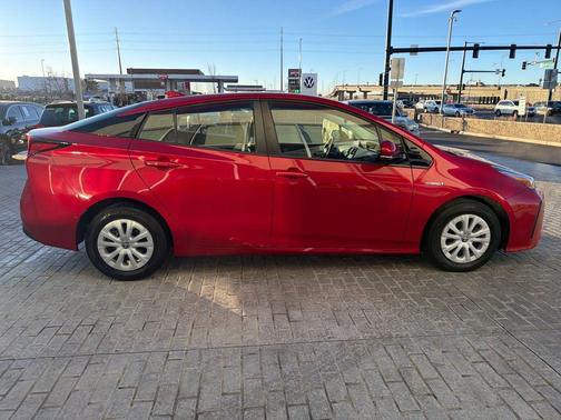 2019 Toyota Prius LE