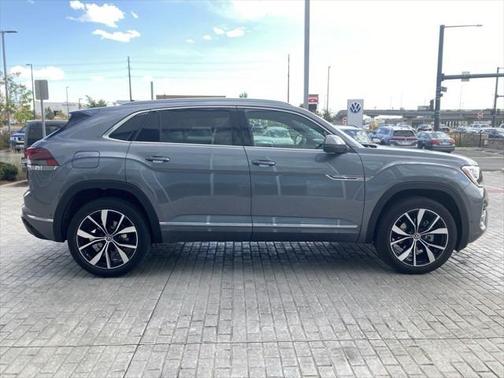 2025 Volkswagen Atlas Cross Sport 2.0T SEL Premium