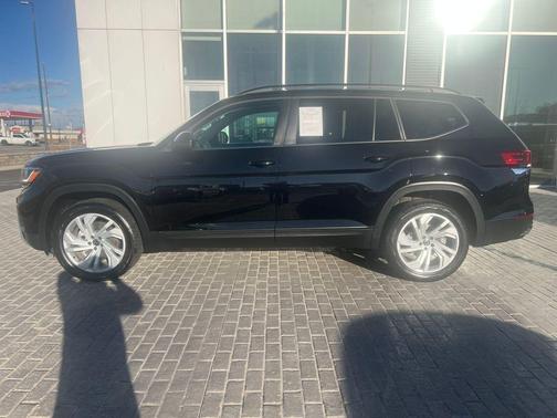 2023 Volkswagen Atlas 2.0T SE w/Technology 4MOTION