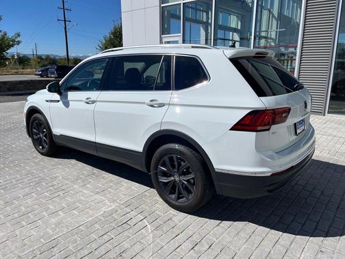 2024 Volkswagen Tiguan 2.0T SE 4MOTION