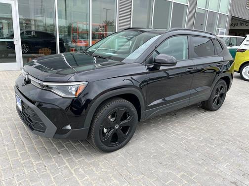 2025 Volkswagen Taos 1.5T SE Black