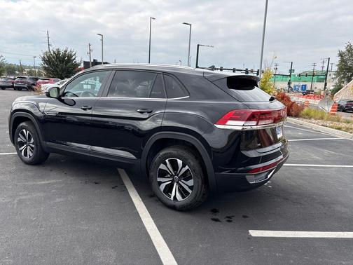 2026 Volkswagen Atlas Cross Sport 2.0T SE