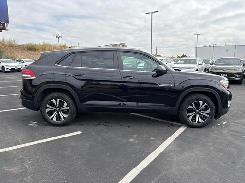 2026 Volkswagen Atlas Cross Sport 2.0T SE