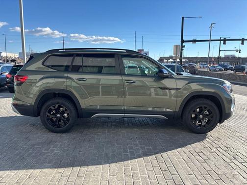 2026 Volkswagen Atlas Peak Edition