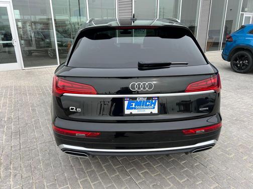 2022 Audi Q5 45 S line Premium