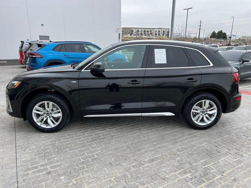 2022 Audi Q5 45 S line Premium