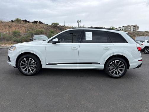 Glacier White Metallic 2023 Audi Q7 45 Premium Plus
