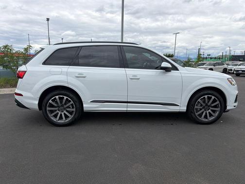 Glacier White Metallic 2023 Audi Q7 45 Premium Plus