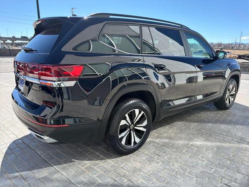2024 Volkswagen Atlas 2.0T SE