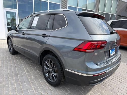 Platinum Gray Metallic 2022 Volkswagen Tiguan 2.0T SE 4MOTION