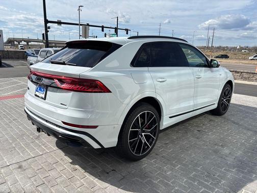 Glacier White Metallic 2023 Audi Q8 55 Premium Plus
