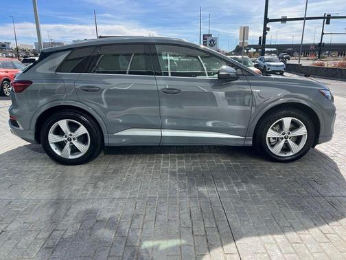2024 Audi Q4 e-tron Premium Plus 55 quattro