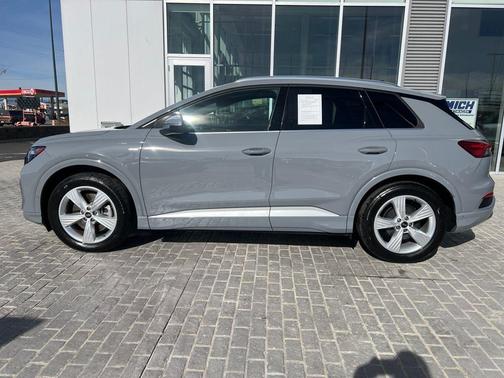 2024 Audi Q4 e-tron Premium Plus 55 quattro
