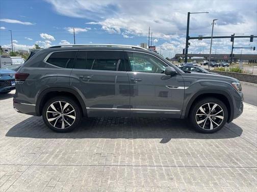 2025 Volkswagen Atlas 2.0T SEL Premium R-Line 4MOTION