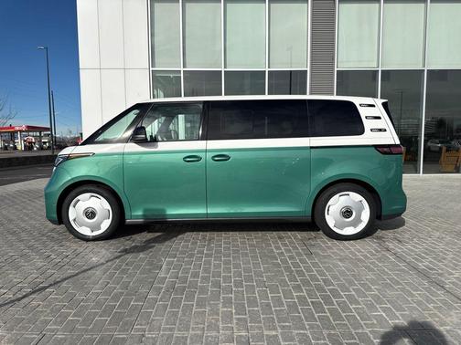 2025 Volkswagen ID. Buzz 1st Edition with 4MOTION