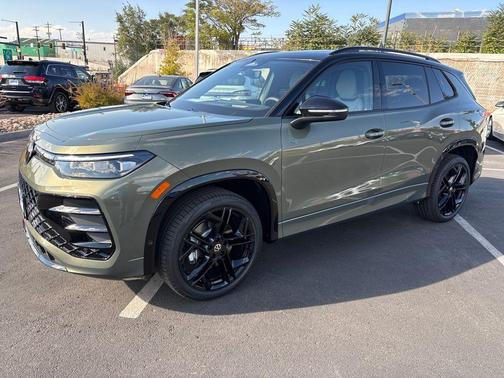 2025 Volkswagen Tiguan 2.0T SE R-Line Black 4MOTION