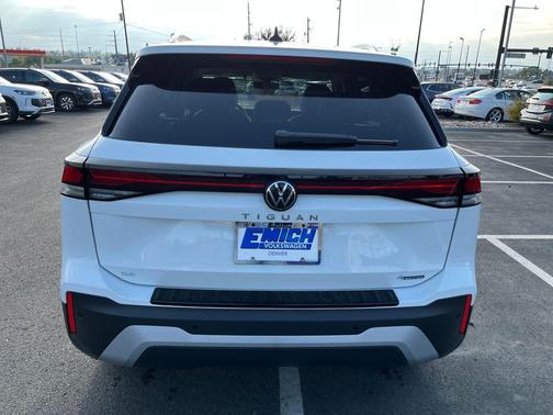 2025 Volkswagen Tiguan 2.0T SE 4MOTION