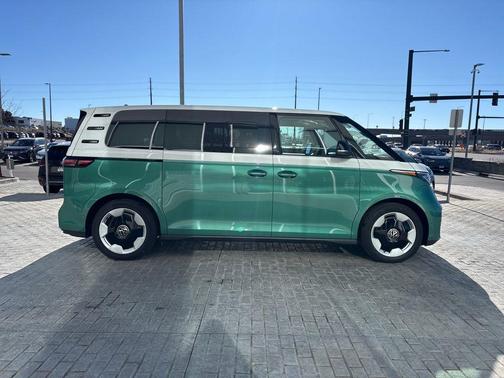 2025 Volkswagen ID. Buzz Pro S Plus with 4MOTION