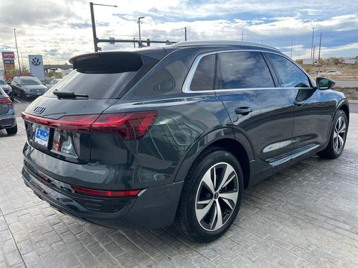 2024 Audi Q8 e-tron Premium Plus