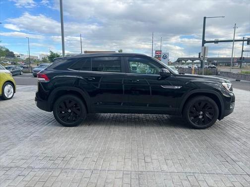 2025 Volkswagen Atlas Cross Sport 2.0T SE w/Technology 4MOTION