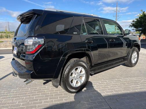 Midnight Black Metallic 2018 Toyota 4Runner SR5 Premium