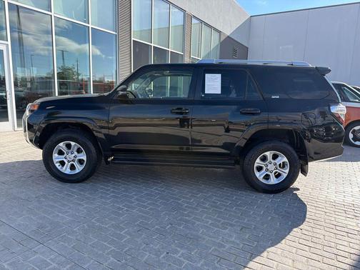 Midnight Black Metallic 2018 Toyota 4Runner SR5 Premium
