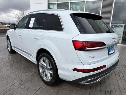 2022 Audi Q7 55 Premium Plus