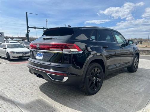2025 Volkswagen Atlas Cross Sport 2.0T SE w/Technology 4MOTION