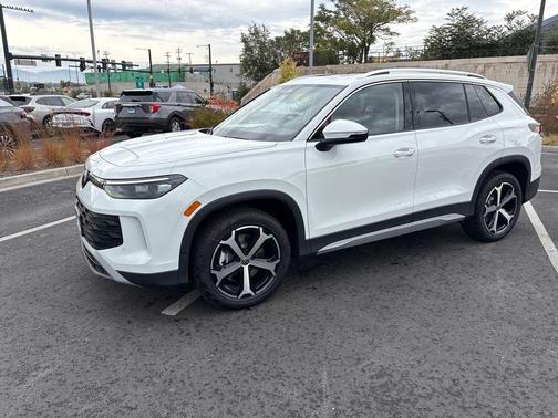 2025 Volkswagen Tiguan 2.0T SE 4MOTION