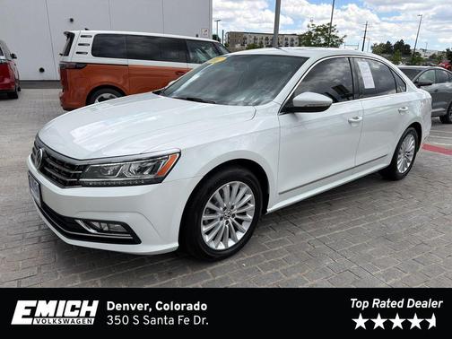 Pure White 2017 Volkswagen Passat 1.8T SE