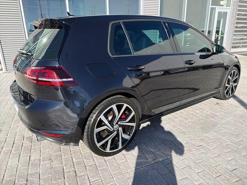 2016 Volkswagen Golf GTI 2.0T Autobahn w/Performance Package 4-Door