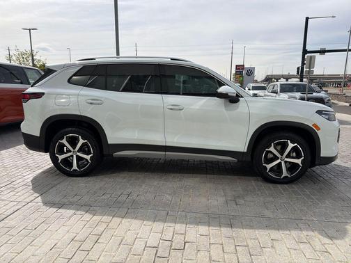 Pure White 2025 Volkswagen Tiguan 2.0T SE 4MOTION