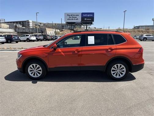 Photo 2 of 29 of 2019 Volkswagen Tiguan 2.0T SE