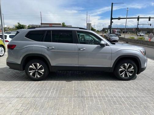 2025 Volkswagen Atlas 2.0T SE