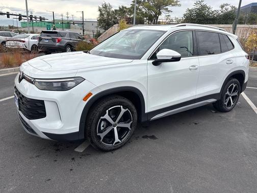 2025 Volkswagen Tiguan 2.0T SE 4MOTION