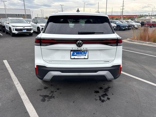 2025 Volkswagen Tiguan 2.0T SE 4MOTION