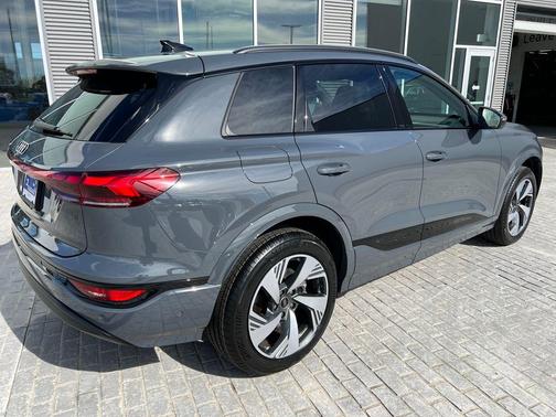 2025 Audi Q6 e-tron Premium Plus quattro