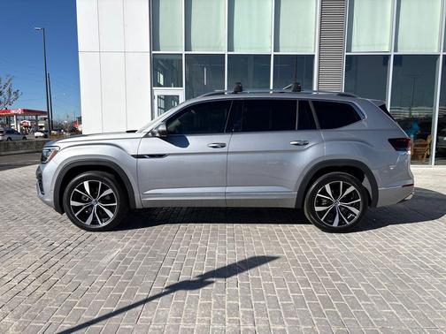 2025 Volkswagen Atlas 2.0T SEL Premium R-Line 4MOTION