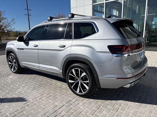 2025 Volkswagen Atlas 2.0T SEL Premium R-Line 4MOTION