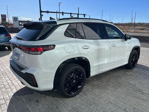 2026 Volkswagen Tiguan 2.0T SE R-Line Black 4MOTION