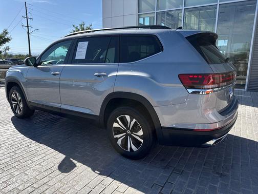 silver mist metallic 2026 Volkswagen Atlas 2.0T SE