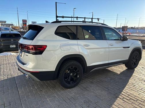 2026 Volkswagen Atlas Peak Edition