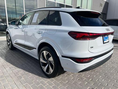 2025 Audi Q6 e-tron Premium Plus quattro