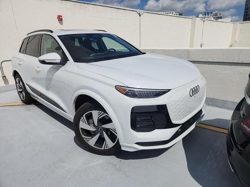 2025 Audi Q6 e-tron Premium Plus quattro