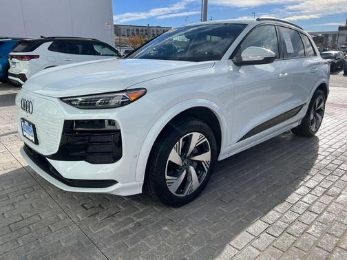 2025 Audi Q6 e-tron Premium Plus quattro