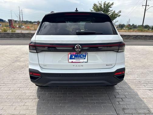 2025 Volkswagen Taos 1.5T SE Black