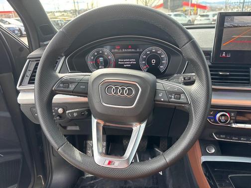 2024 Audi Q5 45 S line Prestige
