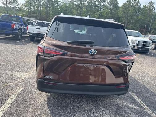 2022 Toyota Sienna XLE